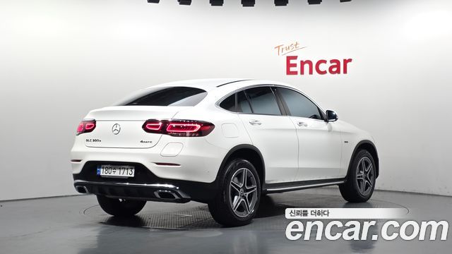 Mercedes-Benz GLC-Class GLC300e 4MATIC Coupe — пробег 27 201 км — фото 2 из 5
