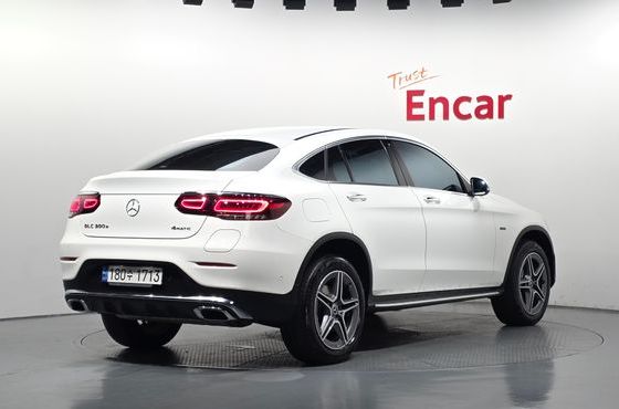 Mercedes-Benz GLC-Class GLC300e 4MATIC Coupe — пробег 27 201 км — фото 2 из 5