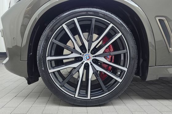 BMW X5 M50i — пробег 46 098 км — фото 5 из 5