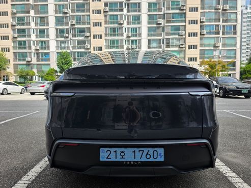 Tesla Model Y Premium RWD — пробег 784 км — фото 5 из 5