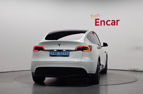 Tesla Model Y Long Range AWD — пробег 81 903 км — фото 4 из 5