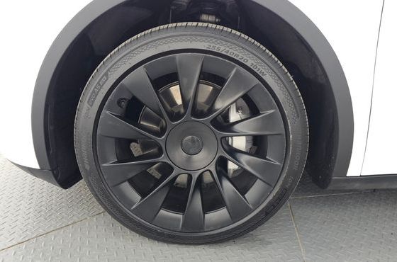 Tesla Model Y Long Range AWD — пробег 81 903 км — фото 5 из 5