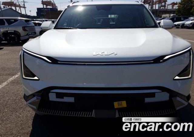Kia EV5 Long Range 2WD Earth — пробег 1 км — фото 1 из 5