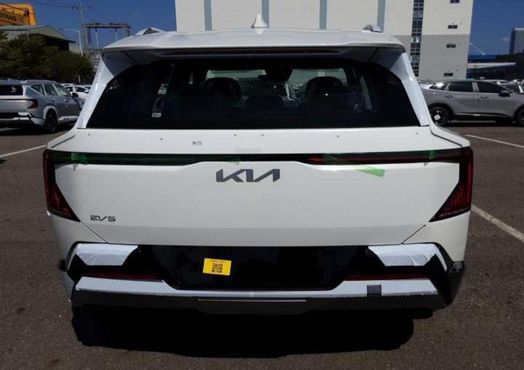 Kia EV5 Long Range 2WD Earth — пробег 1 км — фото 3 из 5