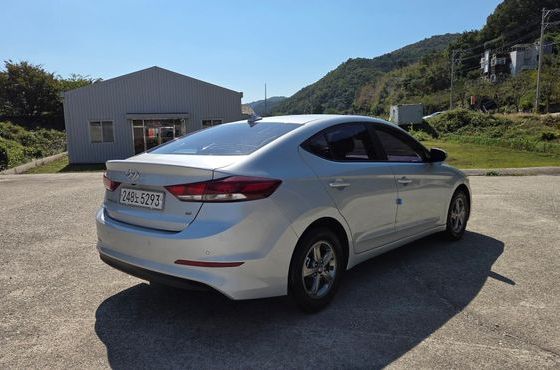 Hyundai AVANTE 1.6 GDI Smart — пробег 96 086 км — фото 3 из 5