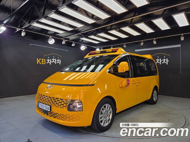 Hyundai Staria L3.5  Kinder Safety Car 11-Seater — пробег 58 750 км — фото 1 из 5