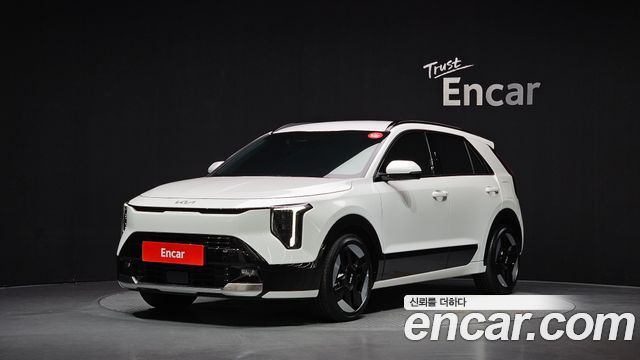 Kia Niro Prestige — пробег 3 765 км — фото 1 из 5