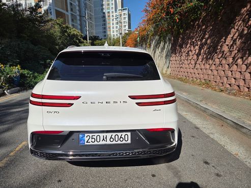 Genesis GV70 2.5T Gasoline AWD — пробег 38 000 км — фото 4 из 5