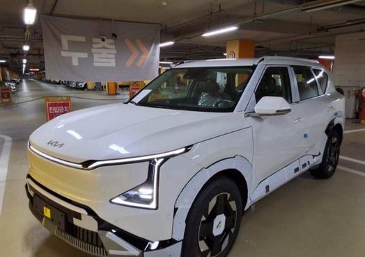 Kia EV5 Long Range 2WD Earth — пробег 1 км — фото 2 из 5