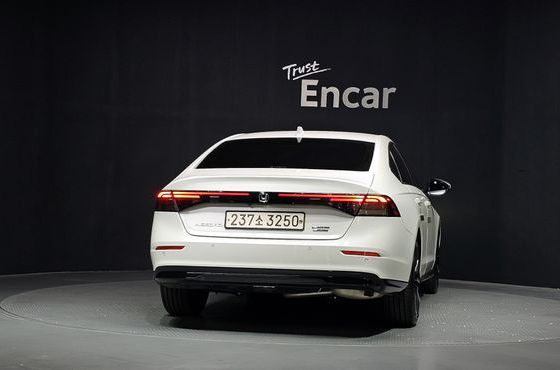 Honda Accord 2.0 Hybrid Touring — пробег 22 995 км — фото 4 из 5