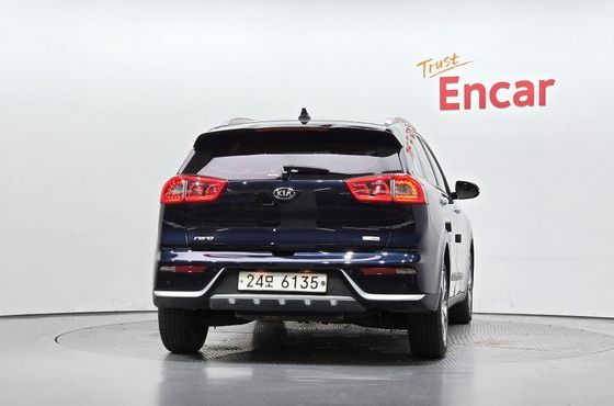 Kia Niro Prestige — пробег 132 613 км — фото 4 из 5