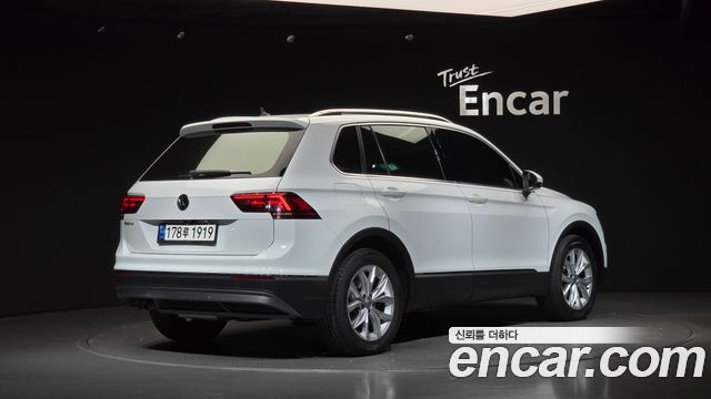 Volkswagen Tiguan 2.0 TDI Premium — пробег 107 147 км — фото 2 из 5