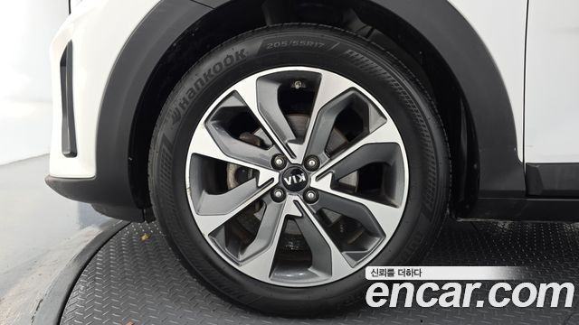 Kia Stonic из Кореи Encar