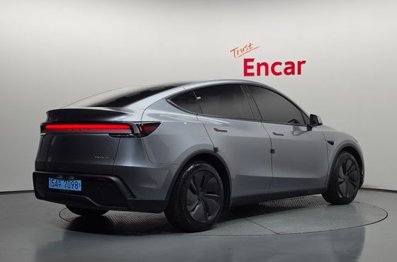 Tesla Model Y Long Range AWD — пробег 22 701 км — фото 2 из 5