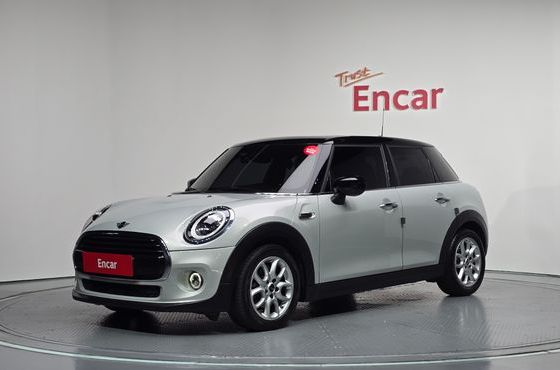 Mini Cooper 5Door HIGH 3rd — пробег 28 546 км — фото 1 из 5