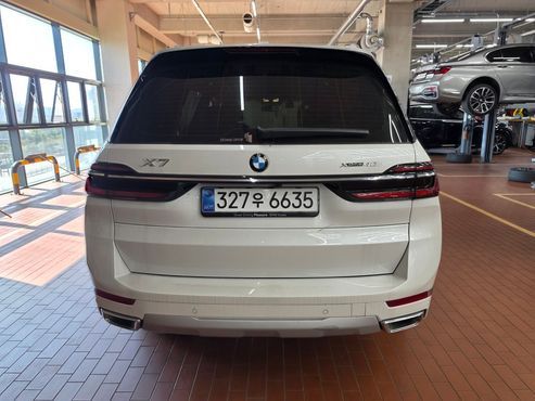 BMW X7 xDrive 40i Design Pure Excellence 6-Seater — пробег 5 286 км — фото 2 из 5