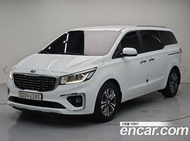Kia Carnival 9-Seater Luxury — пробег 223 923 км — фото 1 из 5