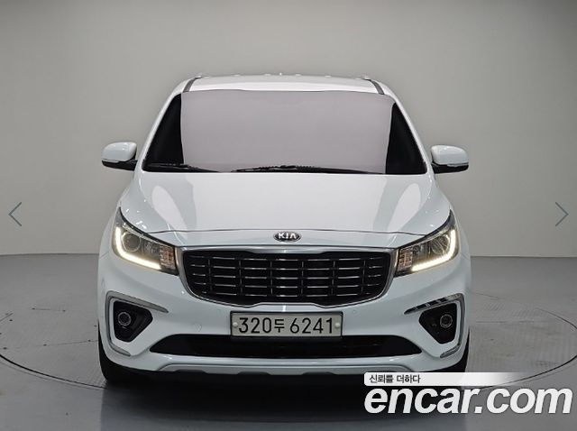 Kia Carnival 9-Seater Luxury — пробег 223 923 км — фото 2 из 5