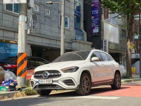 Mercedes-Benz GLA-Class GLA250 4MATIC — пробег 17 500 км — фото 1 из 5