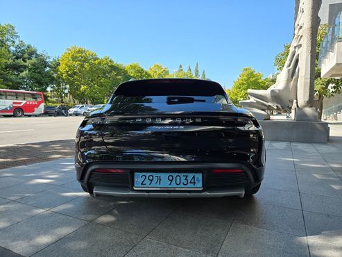 Porsche Taycan 4S Cross Turismo — пробег 38 400 км — фото 4 из 5