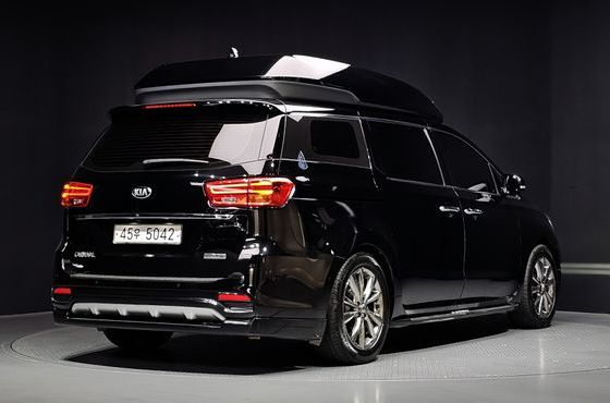 Kia Carnival 9-Seater Hi-Limousine Noblesse Special — пробег 189 615 км — фото 2 из 5