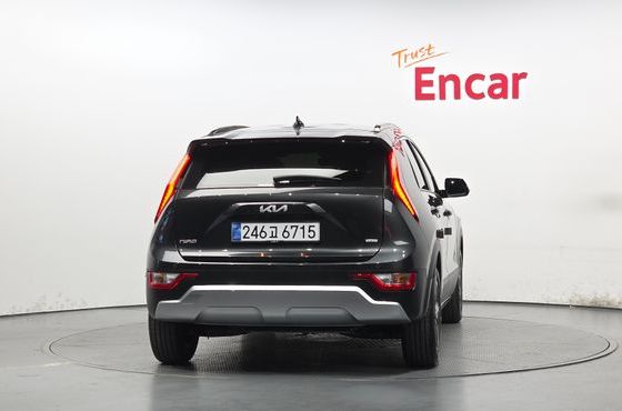 Kia Niro Prestige — пробег 10 546 км — фото 4 из 5