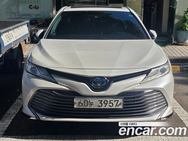 Toyota Camry 2.5 XLE Hybrid — пробег 229 609 км — фото 1 из 5