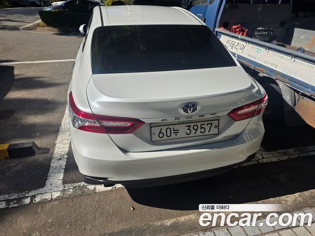 Toyota Camry 2.5 XLE Hybrid — пробег 229 609 км — фото 3 из 5