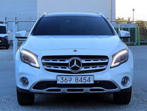Mercedes-Benz GLA-Class GLA220 Premium — пробег 70 599 км — фото 1 из 5