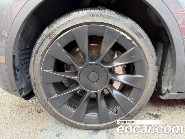 Tesla Model Y Long Range AWD — пробег 97 300 км — фото 5 из 5