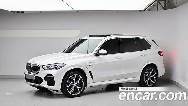BMW X5 xDrive 45e M Sport — пробег 63 217 км — фото 2 из 5