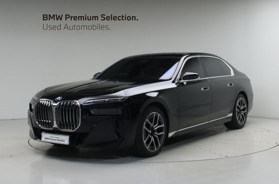 BMW 7-Series 740i xDrive M Sport — пробег 6 591 км — фото 1 из 5