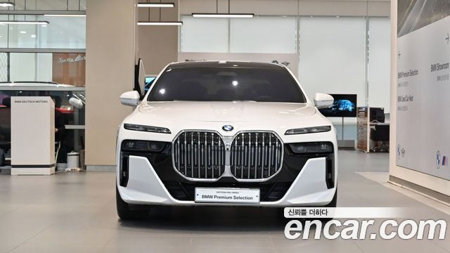 BMW 7-Series 740i xDrive M Sport — пробег 9 546 км — фото 3 из 5