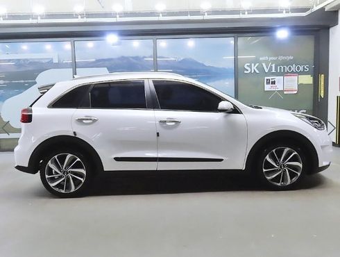 Kia Niro Prestige — пробег 144 966 км — фото 4 из 5