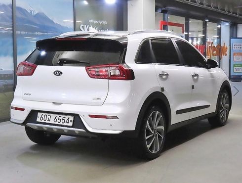Kia Niro Prestige — пробег 144 966 км — фото 5 из 5