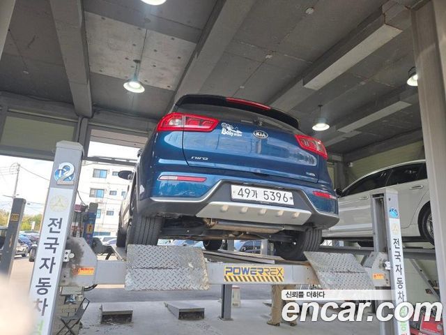 Kia Niro Noblesse — пробег 189 080 км — фото 2 из 2