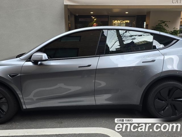 Tesla Model Y Premium RWD — пробег 250 км — фото 2 из 5