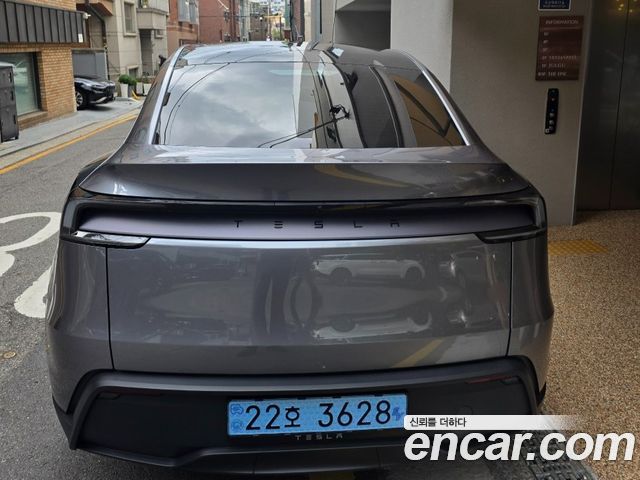 Tesla Model Y Premium RWD — пробег 250 км — фото 3 из 5