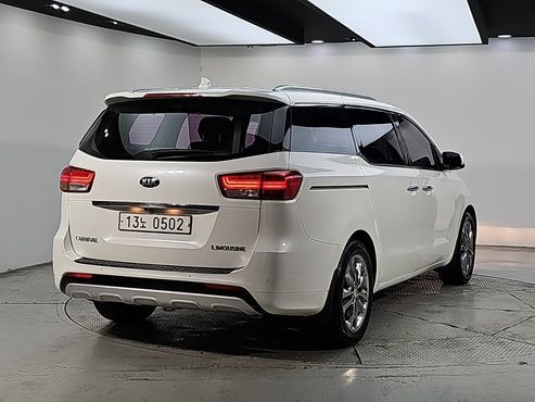 Kia Carnival 7-seater Limousine VIP — пробег 179 200 км — фото 4 из 5