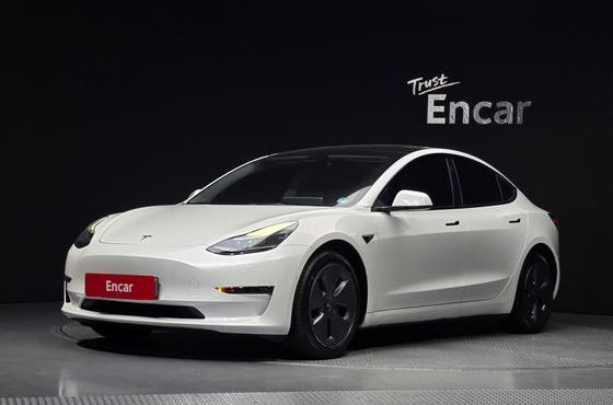 Tesla Model 3 RWD — пробег 74 400 км — фото 1 из 5