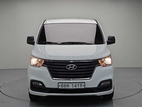 Hyundai Starex Van 3-Seater LPi Smart — пробег 31 933 км — фото 2 из 5