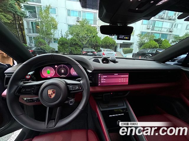 Porsche Taycan Base 4 — пробег 20 000 км — фото 3 из 5