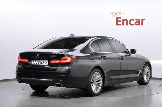 BMW 5-Series 520i Luxury — пробег 71 336 км — фото 2 из 5