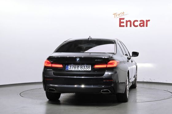 BMW 5-Series 520i Luxury — пробег 71 336 км — фото 4 из 5