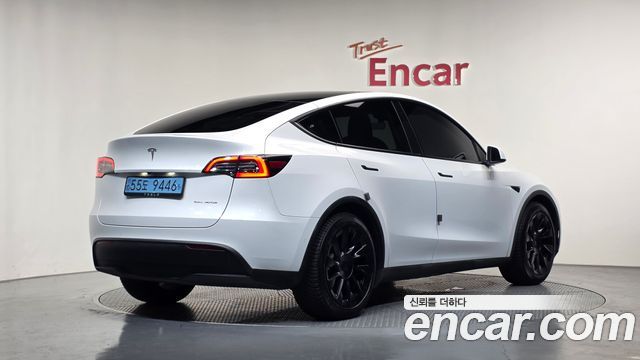 Tesla Model Y Long Range AWD — пробег 74 291 км — фото 2 из 5