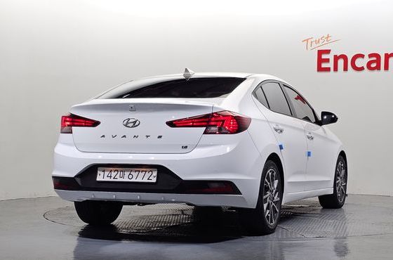 Hyundai AVANTE 1.6 Smart Choice — пробег 141 616 км — фото 2 из 5
