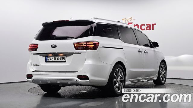 Kia Carnival 9-Seater Prstige — пробег 170 549 км — фото 2 из 5
