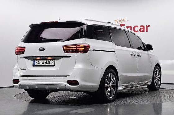Kia Carnival 9-Seater Prstige — пробег 170 549 км — фото 2 из 5