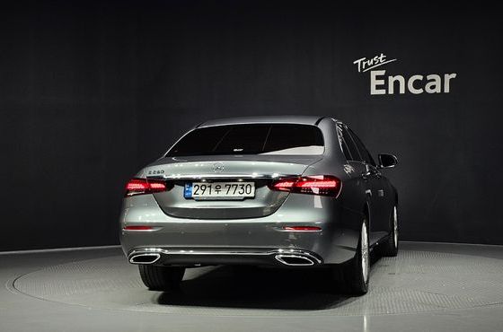 Mercedes-Benz E-Class E250 Exclusive — пробег 31 520 км — фото 4 из 5