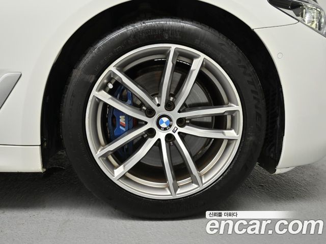 BMW 5-Series 530i M Sport Package Plus — пробег 120 058 км — фото 5 из 5